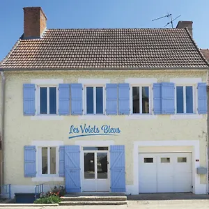 les-volets-bleus-pierrefitte-sur-loire.hotels-rhonealpes.com/